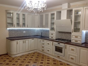 Кухни (на заказ) с фасадами из массива