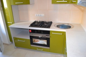 Кухонный гарнитур 2,4*1,4 м