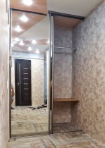 Двери купе зеркальные для гардеробной в хрущевку