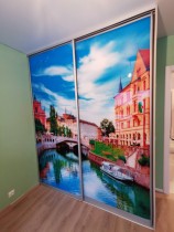 Двери купе с фотопечатью на стекле в профиле шампань